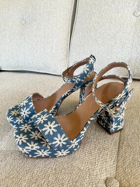 Adorable Blue & White Floral Heel Sandals